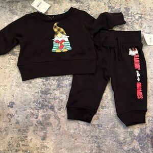 𝅺NWT baby gnome sweatshirt and sweatpants bundle